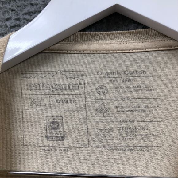 Patagonia Fitz Roy Bear Logo Organic Cotton Slim Fit T-Shirt Mens XL Tan - Picture 3 of 13